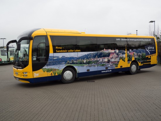 Bus von links