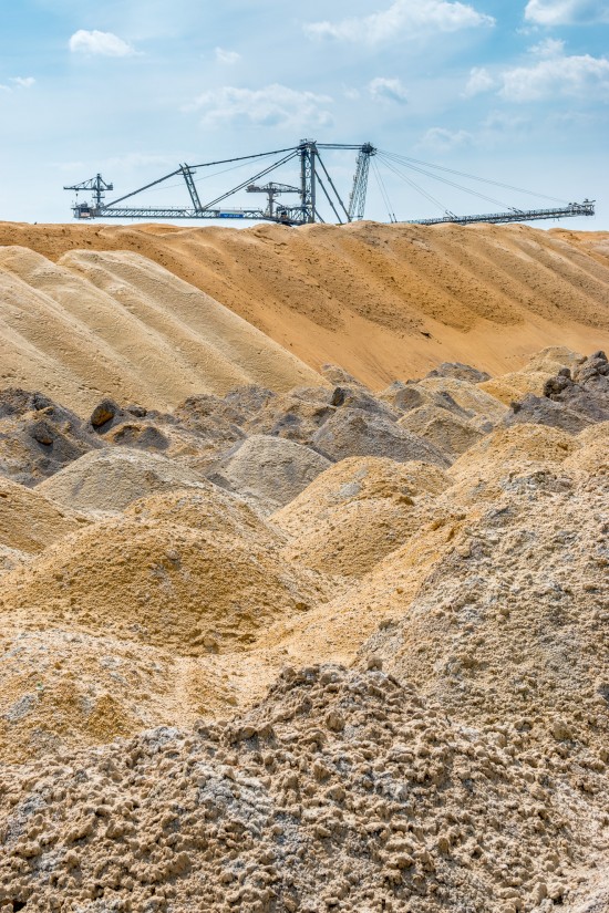 Der Bagger, der Land schafft