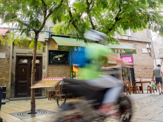 Verkehr an der Bar