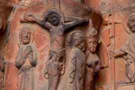 kleine Figurengruppe an einer Kirche in Eberswalde 