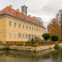 Jagdschloss Graupa mit Kunstschwänen