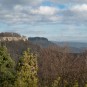 sonniger Tag mit Blick auf Lilienstein und königstein